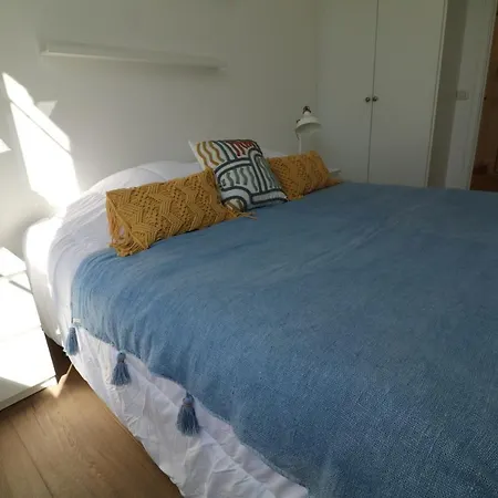 Beautiful 3 Bedroom Carlton Canada 403