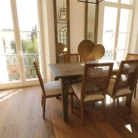 Beautiful 3 Bedroom Carlton Canada 403