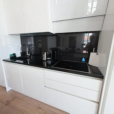 Beautiful 3 Bedroom Carlton Canada 403