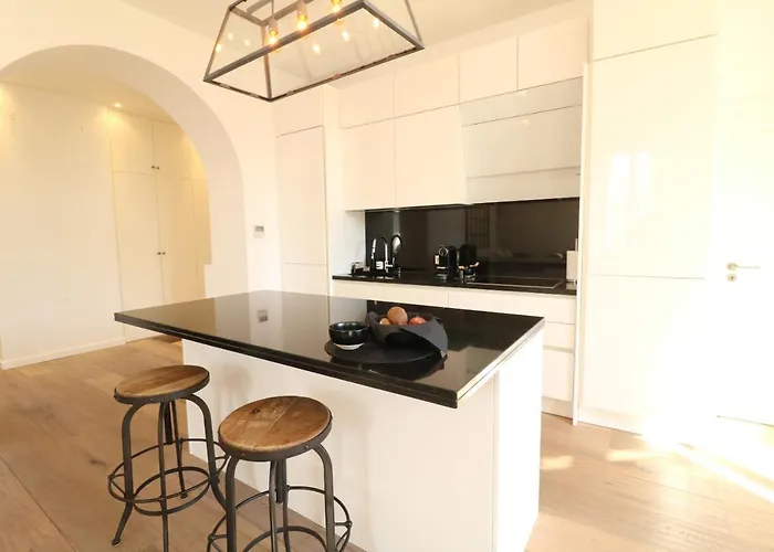 Beautiful 3 Bedroom Carlton Canada 403 Apartment Cannes