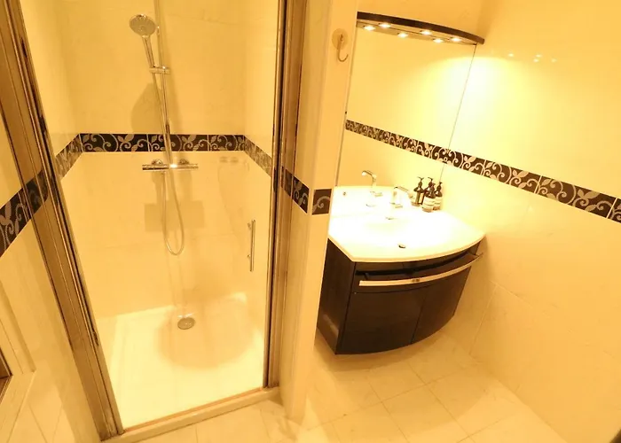 Apartment Beautiful 3 Bedroom Carlton Canada 403 Cannes