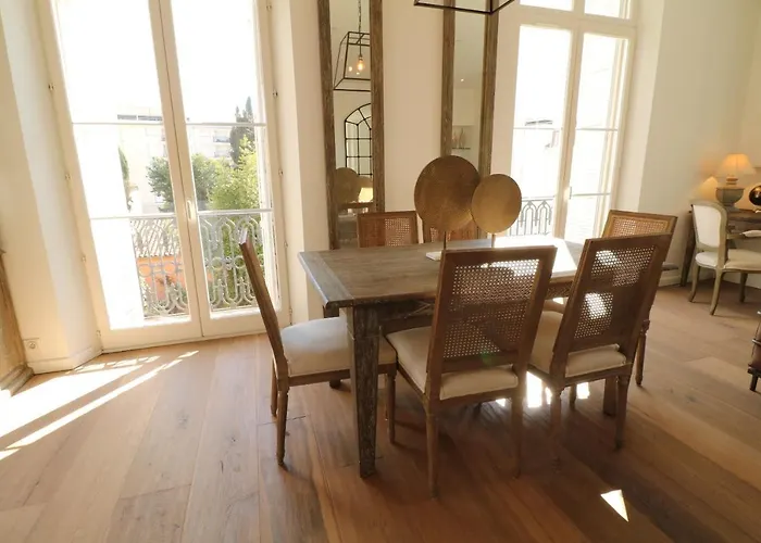 Beautiful 3 Bedroom Carlton Canada 403