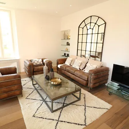 Beautiful 3 Bedroom Carlton Canada 403 * קאן